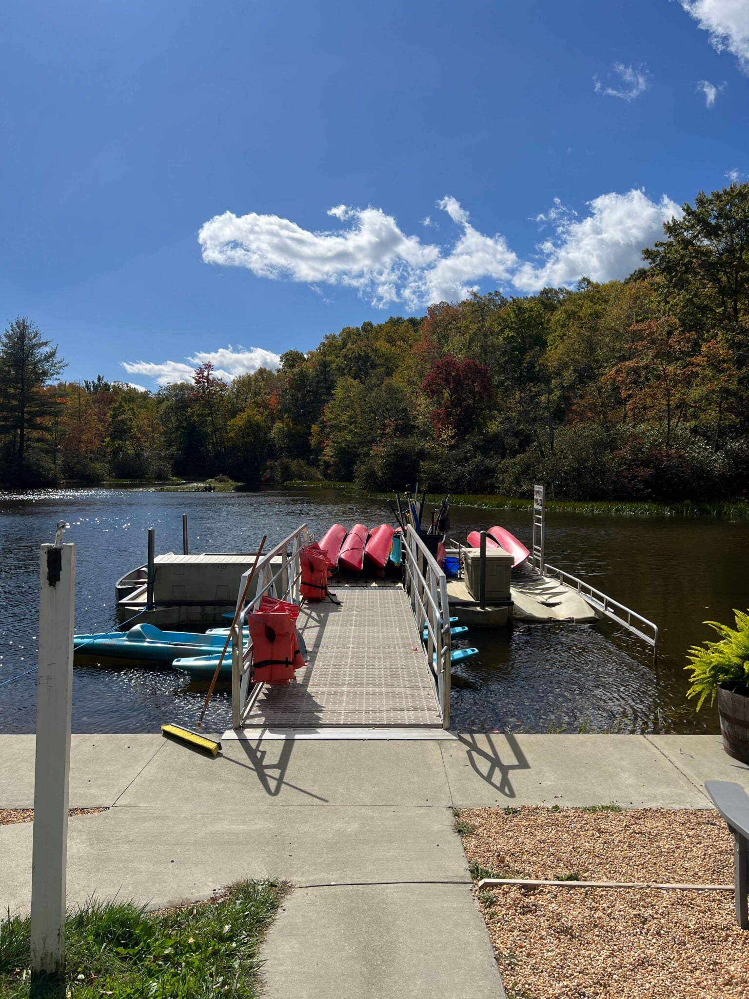 Price Lake boat rentals