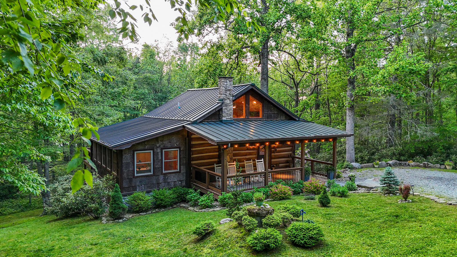 Family cabin rental in Blowing Rock North Carolina with mountain setting
